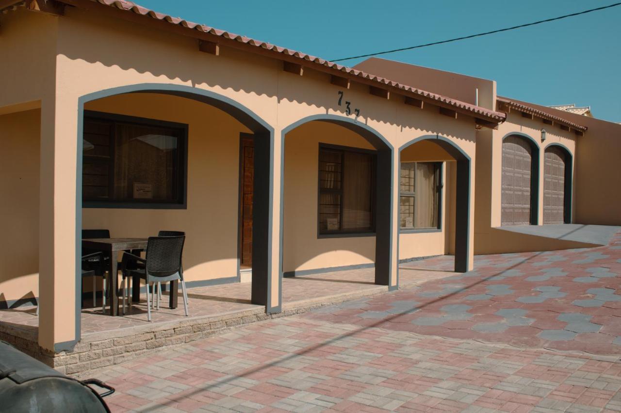 Jjp Self Catering - Three Bedroom House Lüderitz 外观 照片
