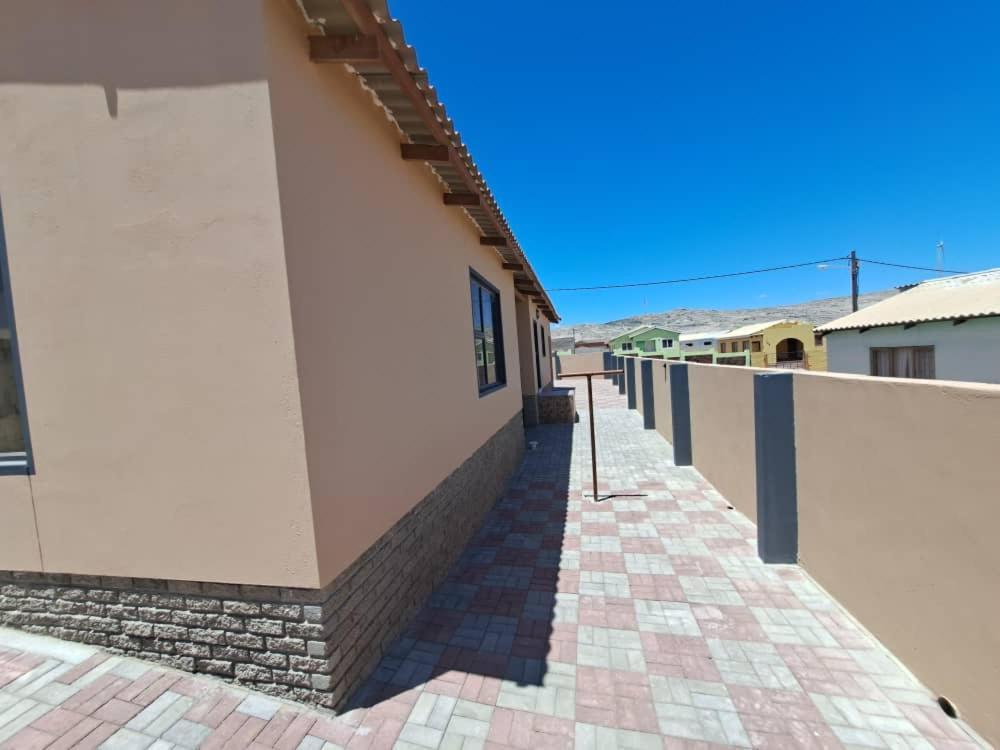 Jjp Self Catering - Three Bedroom House Lüderitz 外观 照片