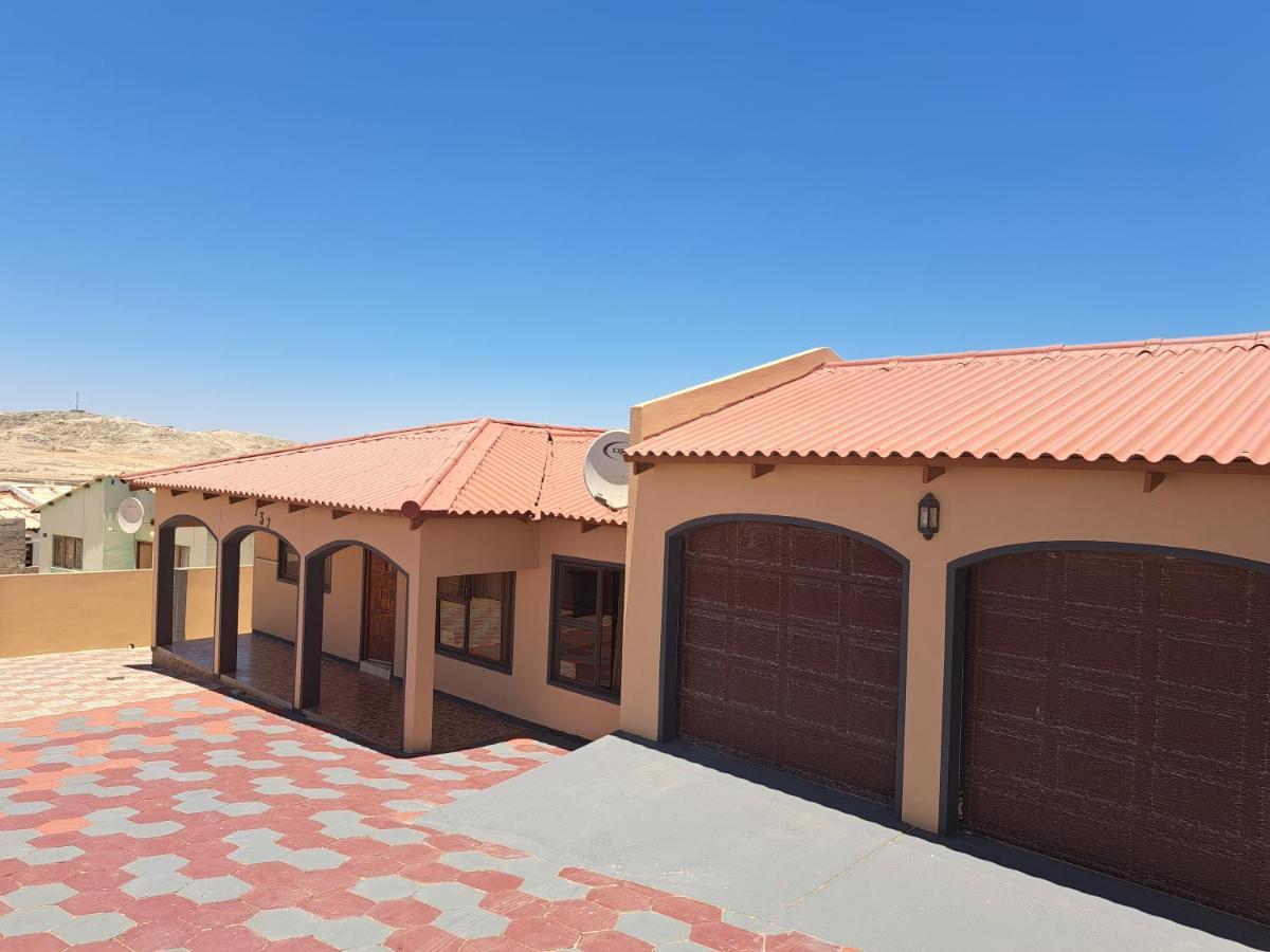 Jjp Self Catering - Three Bedroom House Lüderitz 外观 照片