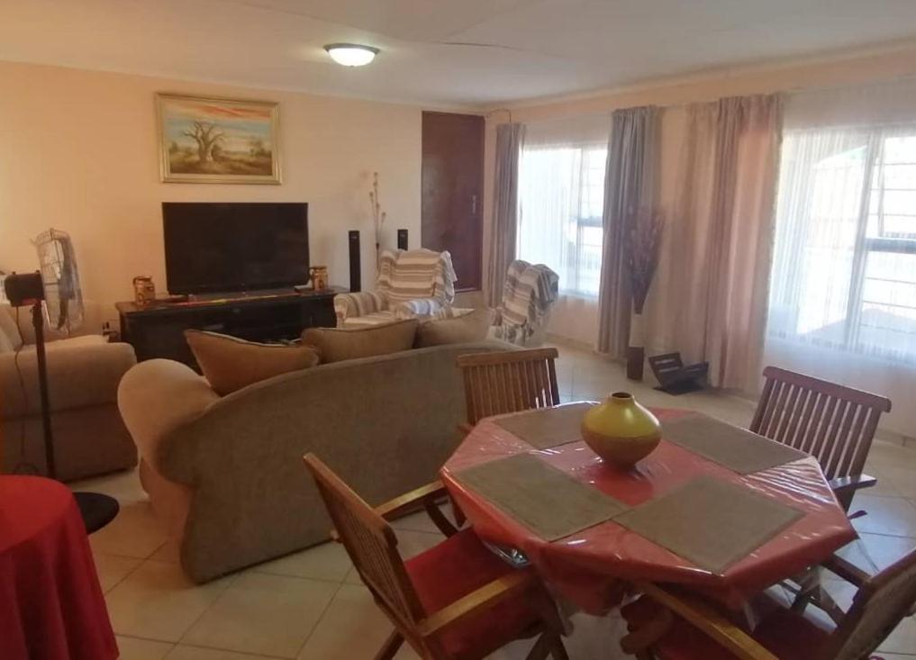 Jjp Self Catering - Three Bedroom House Lüderitz 外观 照片